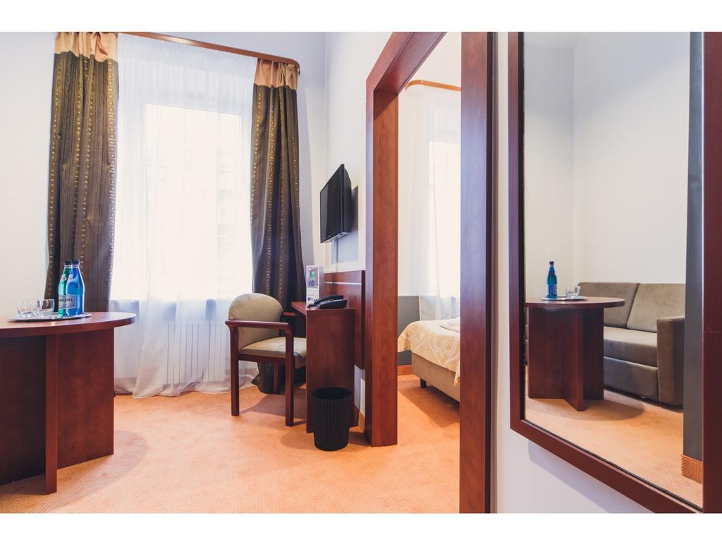 Hotel Chmielna ורשה חדר תמונה